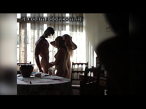 ❤️ Miqtë e seksit ftojnë një burrë gjigant dhe një treshe me të Porno në sq.hentaivost.ru ❌️❤