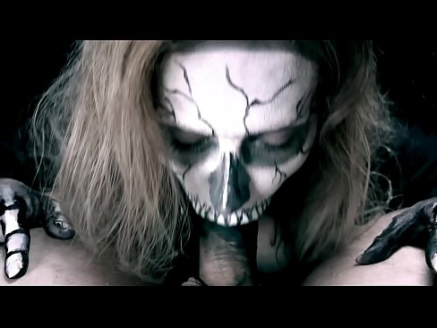 ❤️ Vajzë demonike që thith karin me gojën e saj të zezë dhe gëlltit sperma. Porno në sq.hentaivost.ru ❌️❤